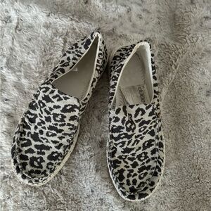 HEY DUDE WOMENS WENDY GREY CHEETAH PRINT size 9
